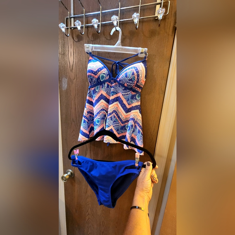 Women's Size Medium 3 Piece New Without Tags Bathing Suit Set